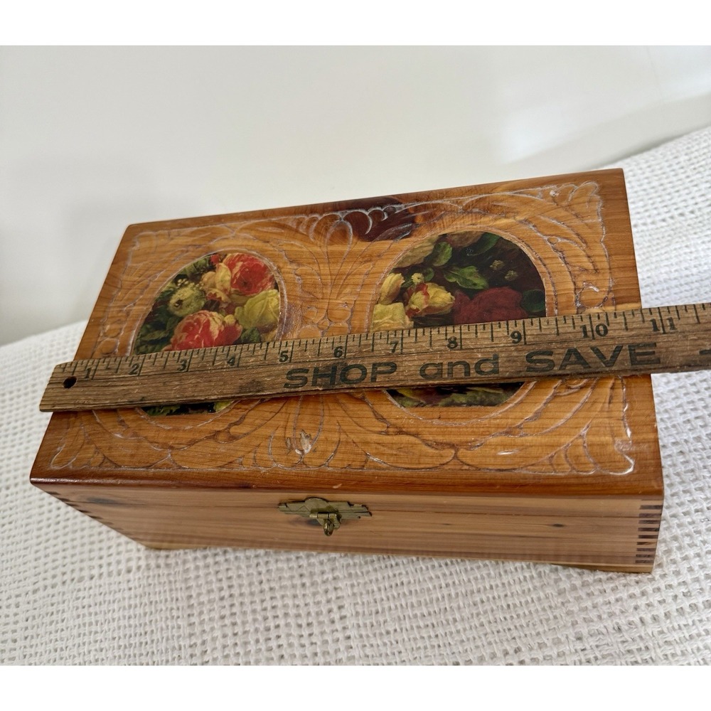 Vtg Wood 1950s Carved Candy Jewelry Box Floral Lid Inset Mirror Dovetailed - Picture 6 of 8